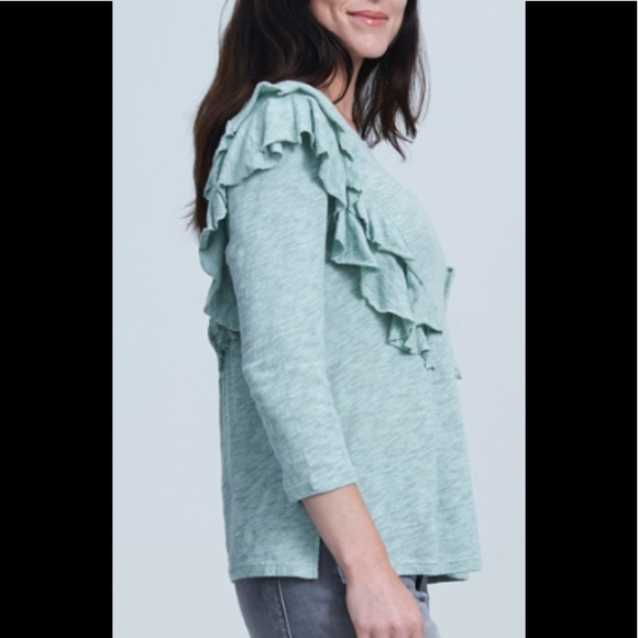 Seven7 Top long sleeves top. - Picture 2 of 7